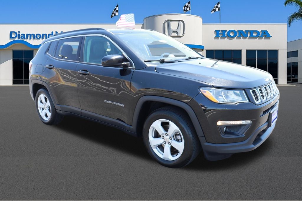 2020 Jeep Compass Latitude in Diamond Black Crystal Pearlcoat — front three-quarter view