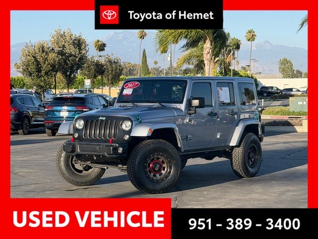 2017 Jeep Wrangler Unlimited Rubicon Recon in Billet Silver Metallic Clearcoat — front three-quarter view