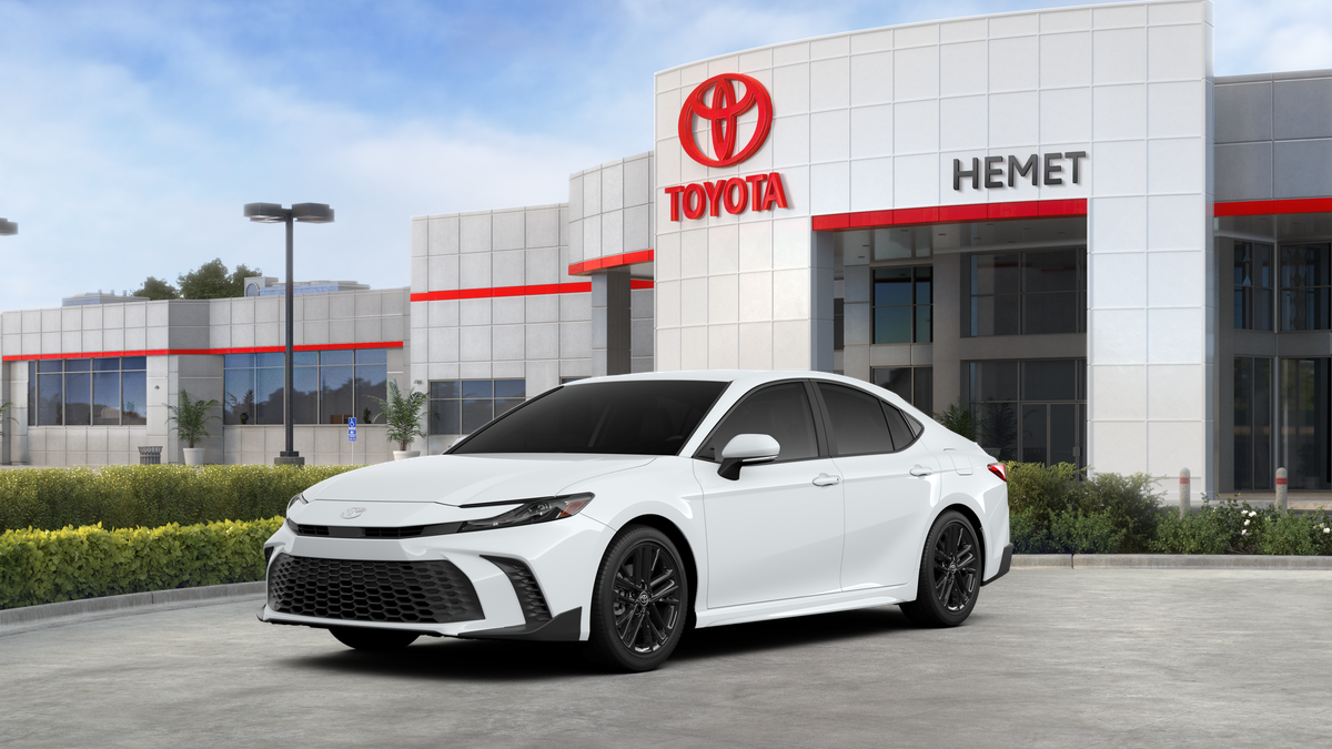 2026 Toyota Camry SE in Ice Cap — front three-quarter view