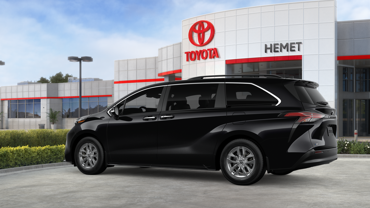 2026 Toyota Sienna — detail view