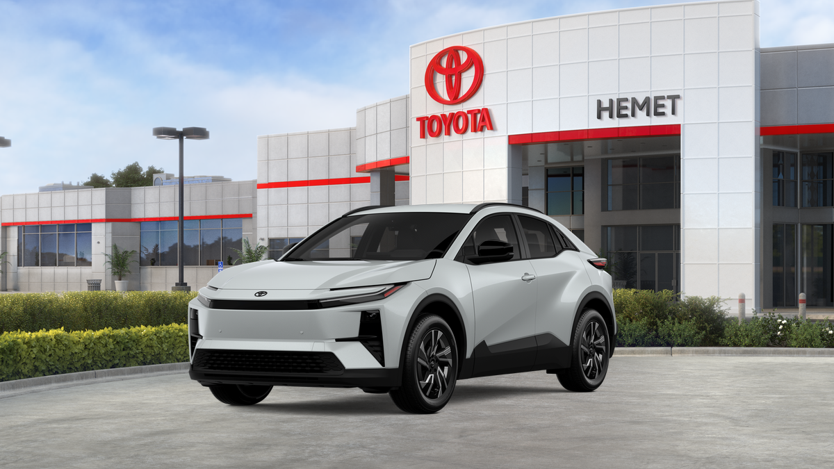 2026 Toyota C-HR SE in Wind Chill Pearl — front three-quarter view