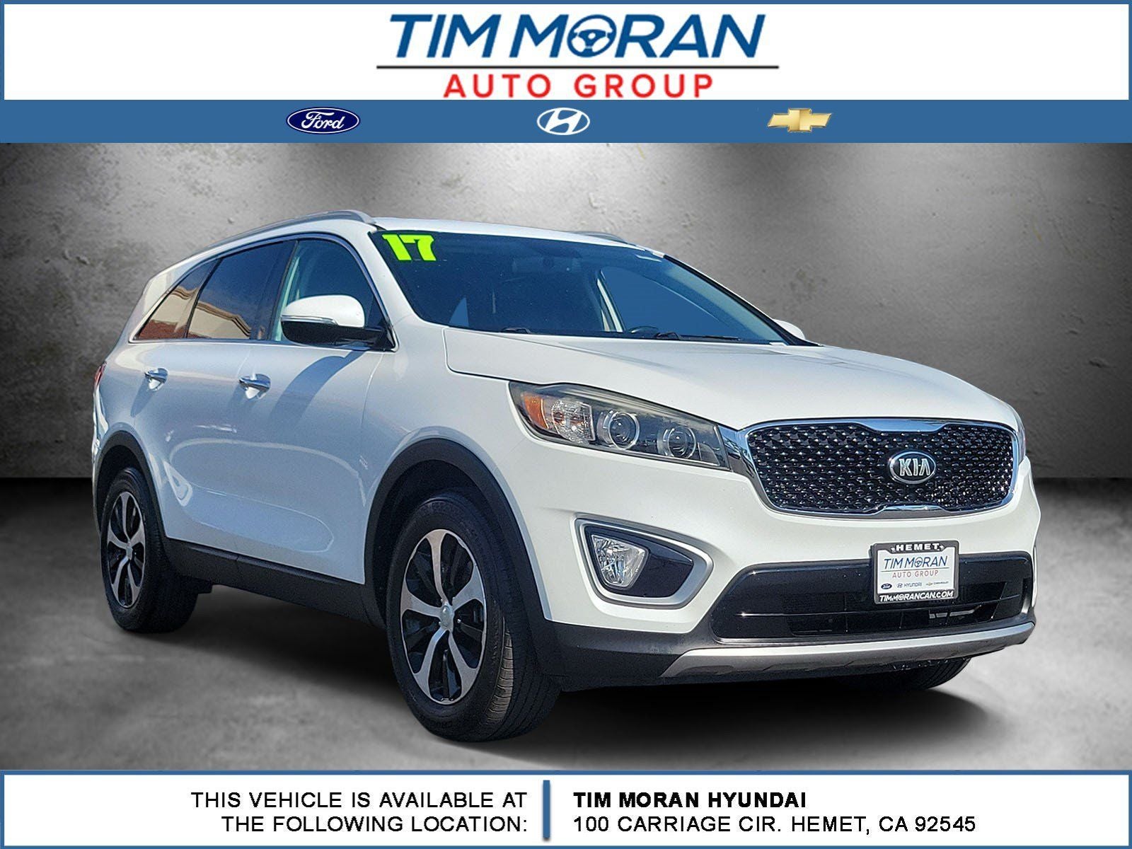 2017 Kia Sorento EX in Snow White Pearl — front three-quarter view